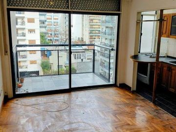 BAJAS EXPENSAS - Divino 2 Ambientes con Balcón - Apto Profesional - Inmejorable Ubicación