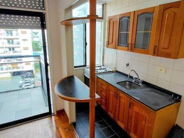 BAJAS EXPENSAS - Divino 2 Ambientes con Balcón - Apto Profesional - Inmejorable Ubicación