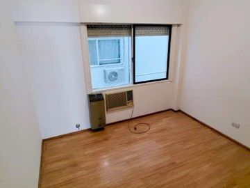 BAJAS EXPENSAS - Divino 2 Ambientes con Balcón - Apto Profesional - Inmejorable Ubicación