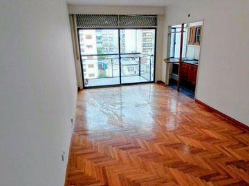 BAJAS EXPENSAS - Divino 2 Ambientes con Balcón - Apto Profesional - Inmejorable Ubicación