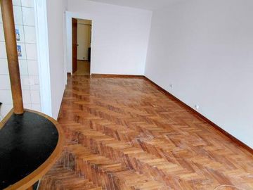 BAJAS EXPENSAS - Divino 2 Ambientes con Balcón - Apto Profesional - Inmejorable Ubicación