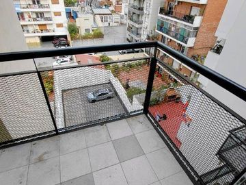 BAJAS EXPENSAS - Divino 2 Ambientes con Balcón - Apto Profesional - Inmejorable Ubicación