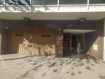 Depto 4 ambientes con dependencia 4 baños COCHERA
