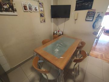Depto 4 ambientes con dependencia 4 baños COCHERA
