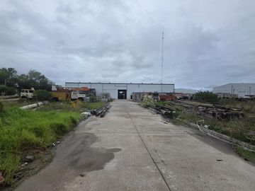 Nave industrial 1600 m2 en Alquiler en Parque Industrial Hudson