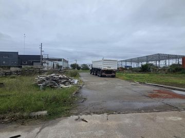Nave industrial 1600 m2 en Alquiler en Parque Industrial Hudson