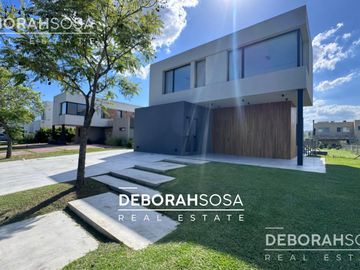 Casa en Venta 4 ambientes con pileta Puertos Zona Norte