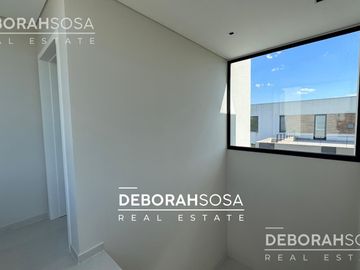 Casa en Venta 4 ambientes con pileta Puertos Zona Norte