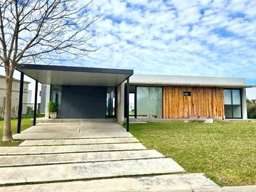 Casa en Alquiler de 5 ambientes en Barrio El Molino, Haras Santa Maria, Escobar. GBA Norte