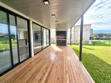Casa en Alquiler de 5 ambientes en Barrio El Molino, Haras Santa Maria, Escobar. GBA Norte