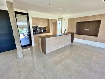 Casa en Alquiler de 5 ambientes en Barrio El Molino, Haras Santa Maria, Escobar. GBA Norte