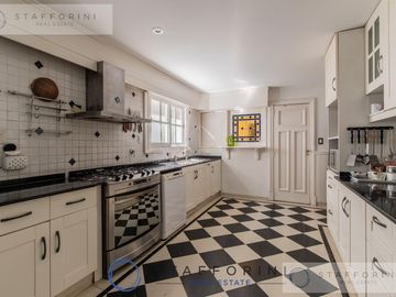 Alquiler casa en Belgrano, 8 ambientes, pileta, terraza, parrilla