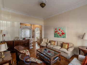 Alquiler casa en Belgrano, 8 ambientes, pileta, terraza, parrilla