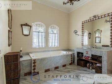 Alquiler casa en Belgrano, 8 ambientes, pileta, terraza, parrilla