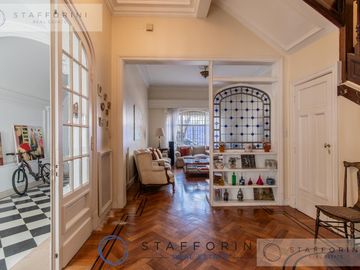 Alquiler casa en Belgrano, 8 ambientes, pileta, terraza, parrilla