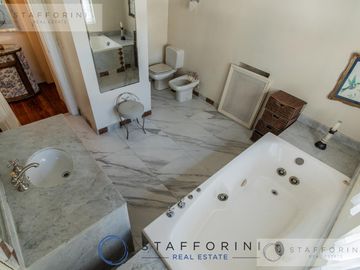 Alquiler casa en Belgrano, 8 ambientes, pileta, terraza, parrilla