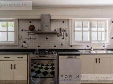 Alquiler casa en Belgrano, 8 ambientes, pileta, terraza, parrilla
