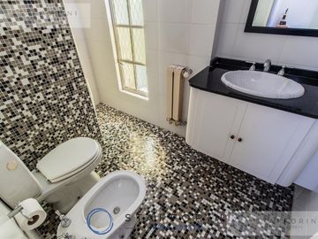Alquiler casa en Belgrano, 8 ambientes, pileta, terraza, parrilla