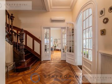 Alquiler casa en Belgrano, 8 ambientes, pileta, terraza, parrilla