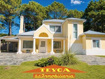 VENTA Casa de 4 ambiente. Barrio Cerrado Pinamar Chico