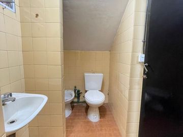 Alquiler Galpón/Local 200M²  en Villa Luzuriaga. Excelente Ubicación