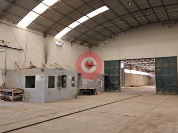 ALQUILER 3 Galpones más 6.300m2 de Predio libre en Cipolletti