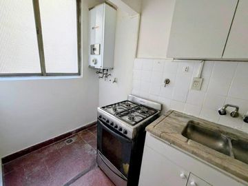 BAJAS EXPENSAS - Apto Profesional - Divino 2 Ambientes con Lavadero al contrafrente - Muy silencioso