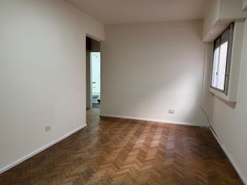 BAJAS EXPENSAS - Apto Profesional - Divino 2 Ambientes con Lavadero al contrafrente - Muy silencioso
