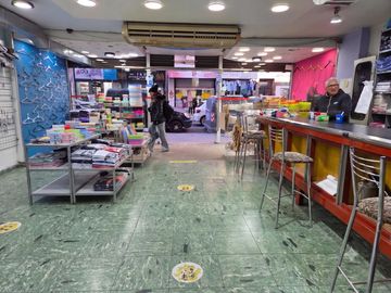Local comercial en alquiler en pleno Once