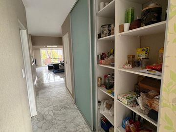 Villa Devoto: Casa mas Salones de Baile, Oficina y Cochera, Oportunidad