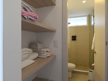 APARTAMENTO FRENTE AL MAR EN VENTA - BELLO HORIZONTE, SANTA MARTA
