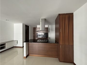 EN ARRIENDO APARTAMENTO EN EL POBLADO SECTOR LOMA DEL INDIO