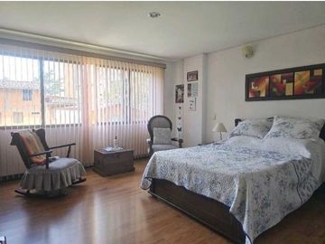 CASA DE 296m2 EN VENTA - SABANETA - CAÑAVEALEJO (LV)