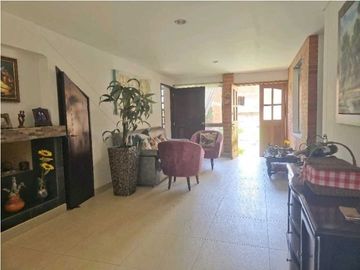 CASA DE 296m2 EN VENTA - SABANETA - CAÑAVEALEJO (LV)
