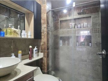 CASA DE 296m2 EN VENTA - SABANETA - CAÑAVEALEJO (LV)