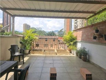 CASA DE 296m2 EN VENTA - SABANETA - CAÑAVEALEJO (LV)