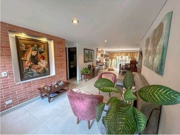 CASA DE 296m2 EN VENTA - SABANETA - CAÑAVEALEJO (LV)