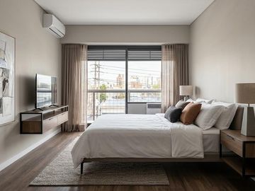 Departamento en venta 4 ambientes, con dependencia. Cochera privada. Flores