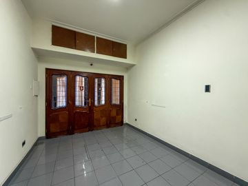 Venta PH de 2 plantas con 3 dormitorios y cochera barrio República de la Sexta