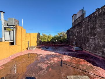 Venta PH de 2 plantas con 3 dormitorios y cochera barrio República de la Sexta