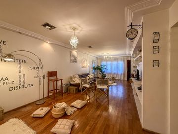 Venta PH de 2 plantas con 3 dormitorios y cochera barrio República de la Sexta