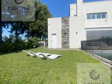 VENTA HERMOSA CASA EN EL REBENQUE