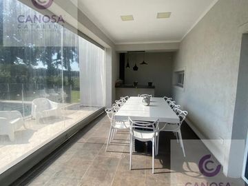 VENTA HERMOSA CASA EN EL REBENQUE