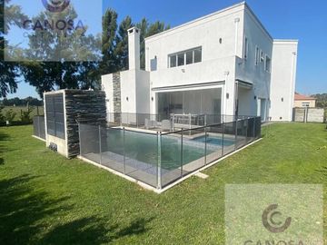 VENTA HERMOSA CASA EN EL REBENQUE