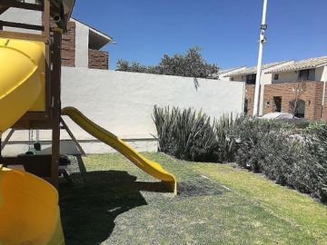 Casa en Venta Cumbres del Lago Juriquilla, 3recs., Estudio. Cto de Servicio
