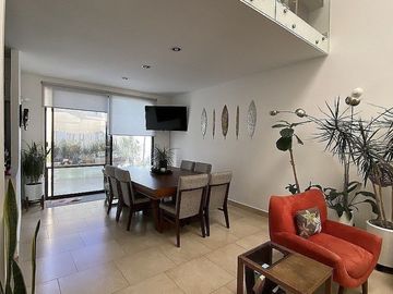 Casa en Venta Cumbres del Lago Juriquilla, 3recs., Estudio. Cto de Servicio