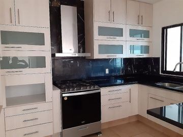 Casa en Venta Cumbres del Lago Juriquilla, 3recs., Estudio. Cto de Servicio