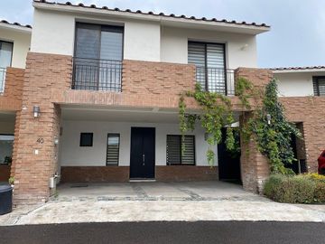 Casa en renta Juriquilla Triana, Cumbres del Lago, 3 recámaras con baño