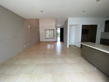 Casa en renta Juriquilla Triana, Cumbres del Lago, 3 recámaras con baño