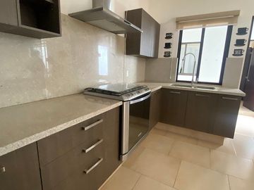 Casa en renta Juriquilla Triana, Cumbres del Lago, 3 recámaras con baño